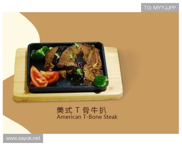 卡瓦尼训练完直接去超市抢打折牛排，自律到连油都少放一滴